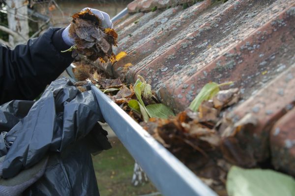 Commercial Gutter Unclogging in Roanoke